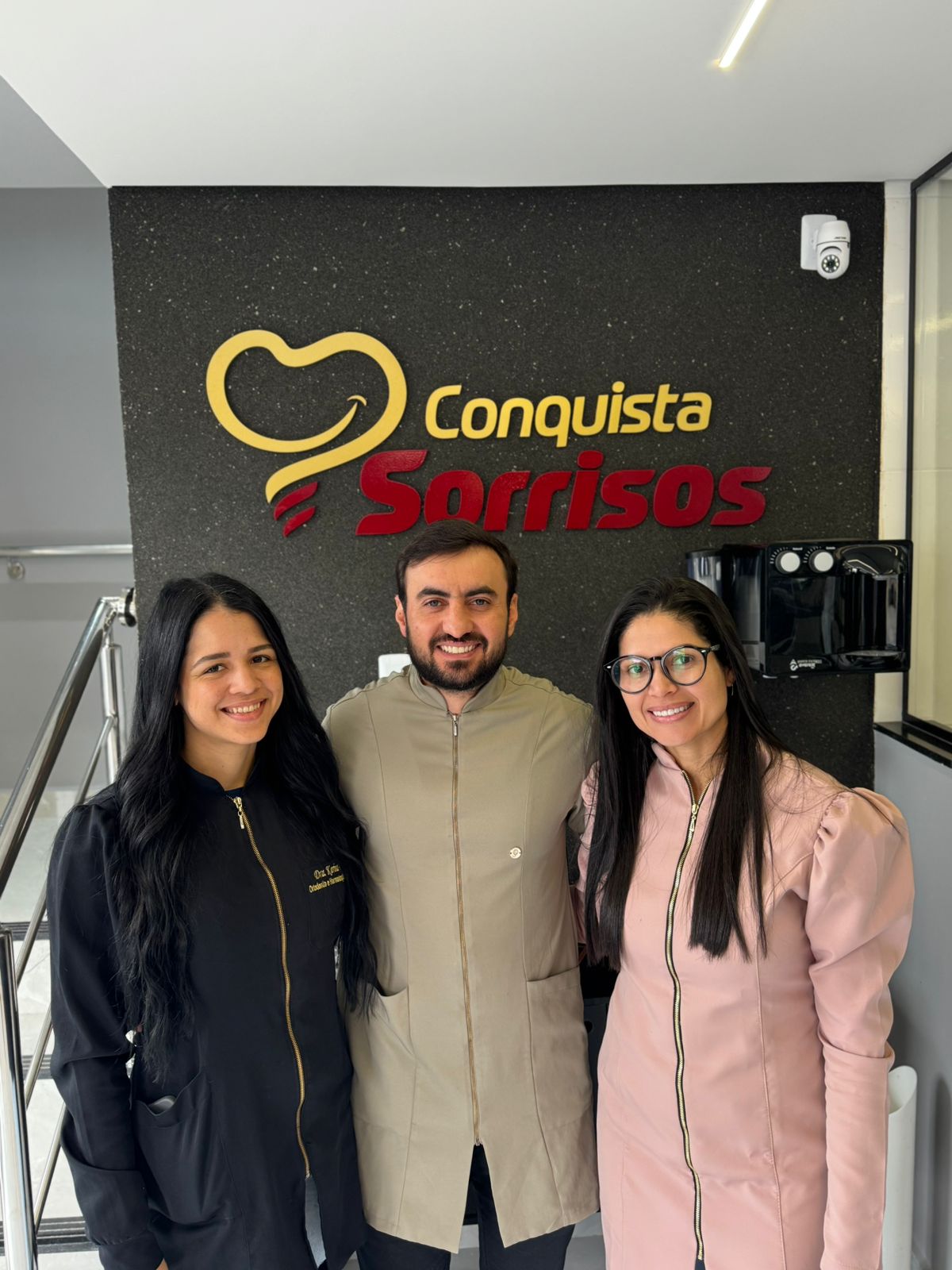 Equipe clínica no consultório